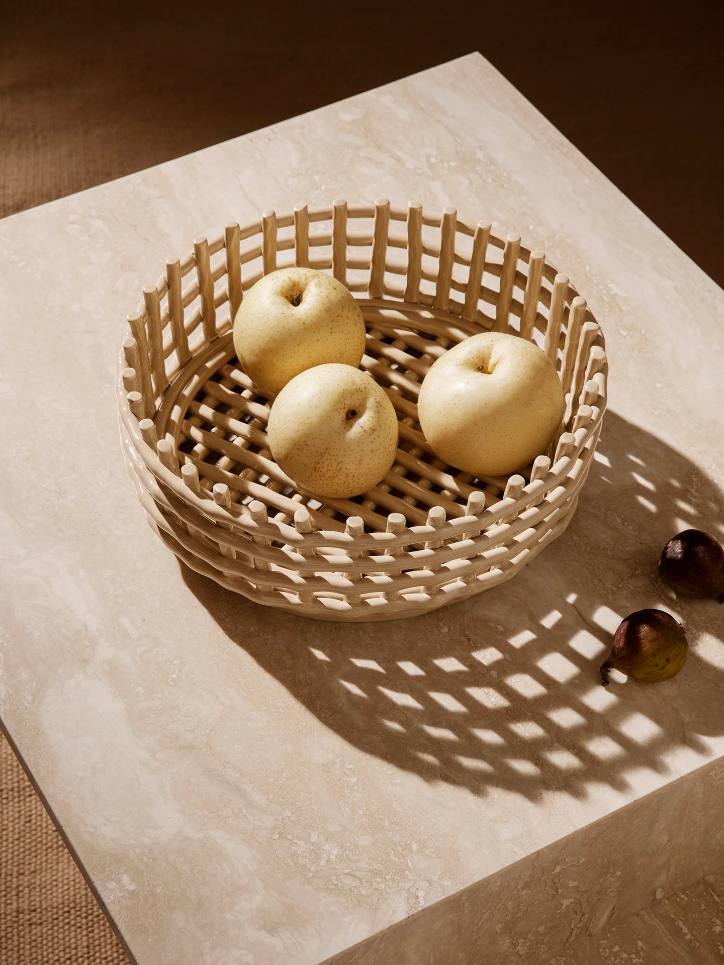 ceramic basket round
