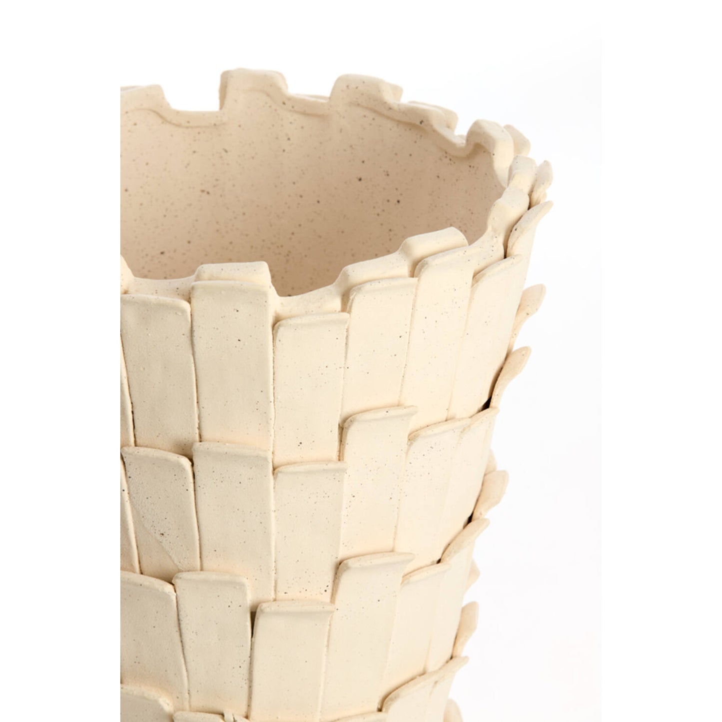 ceramic curved vase L
