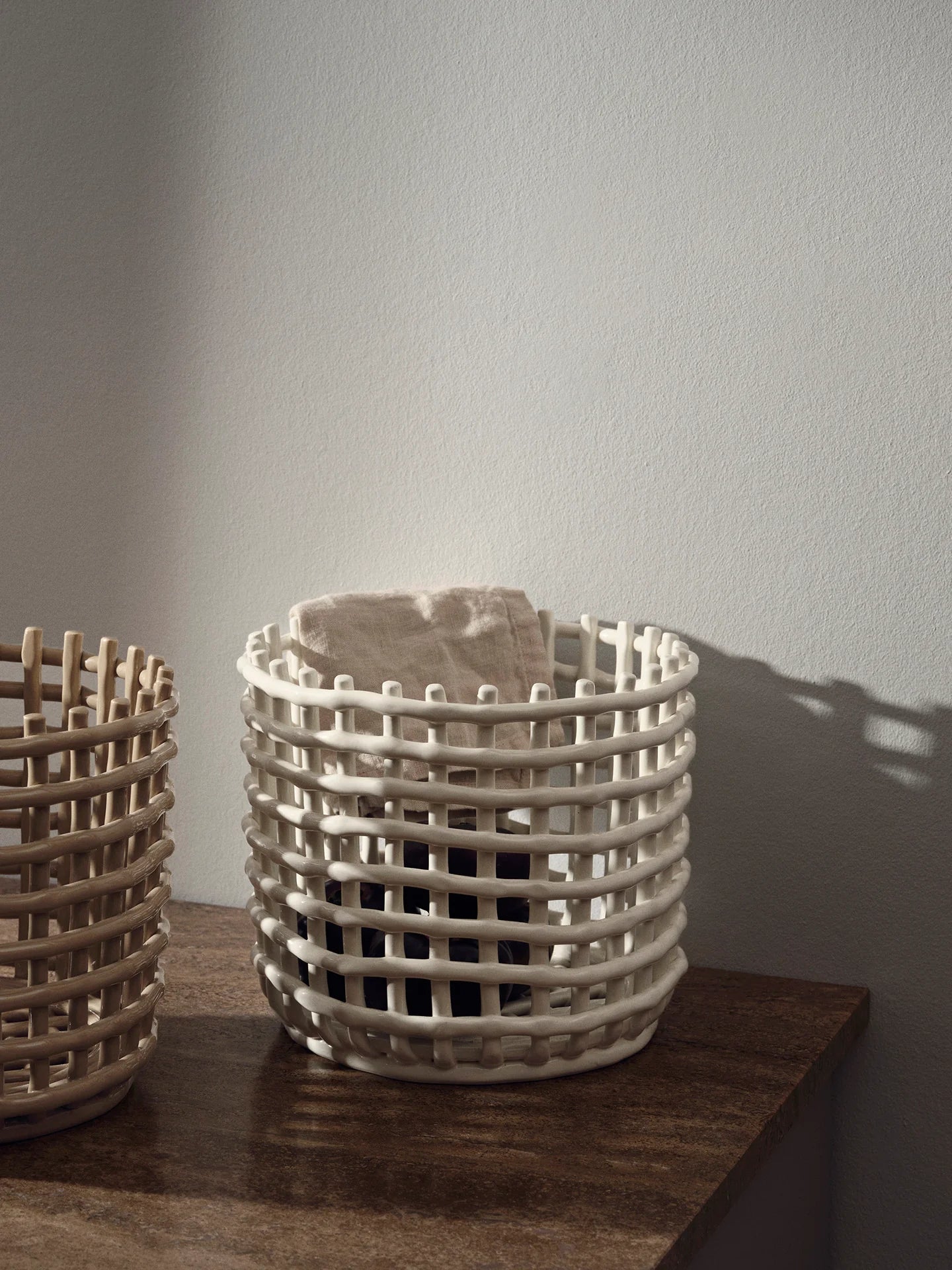 ceramic basket l